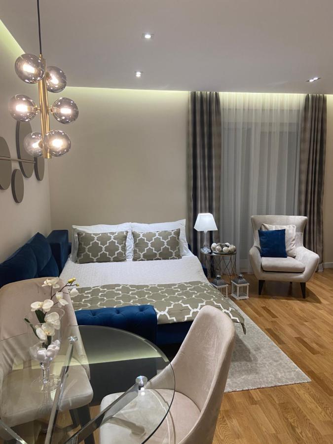 Tiffany Lux Apartment เทรบินเย ภายนอก รูปภาพ