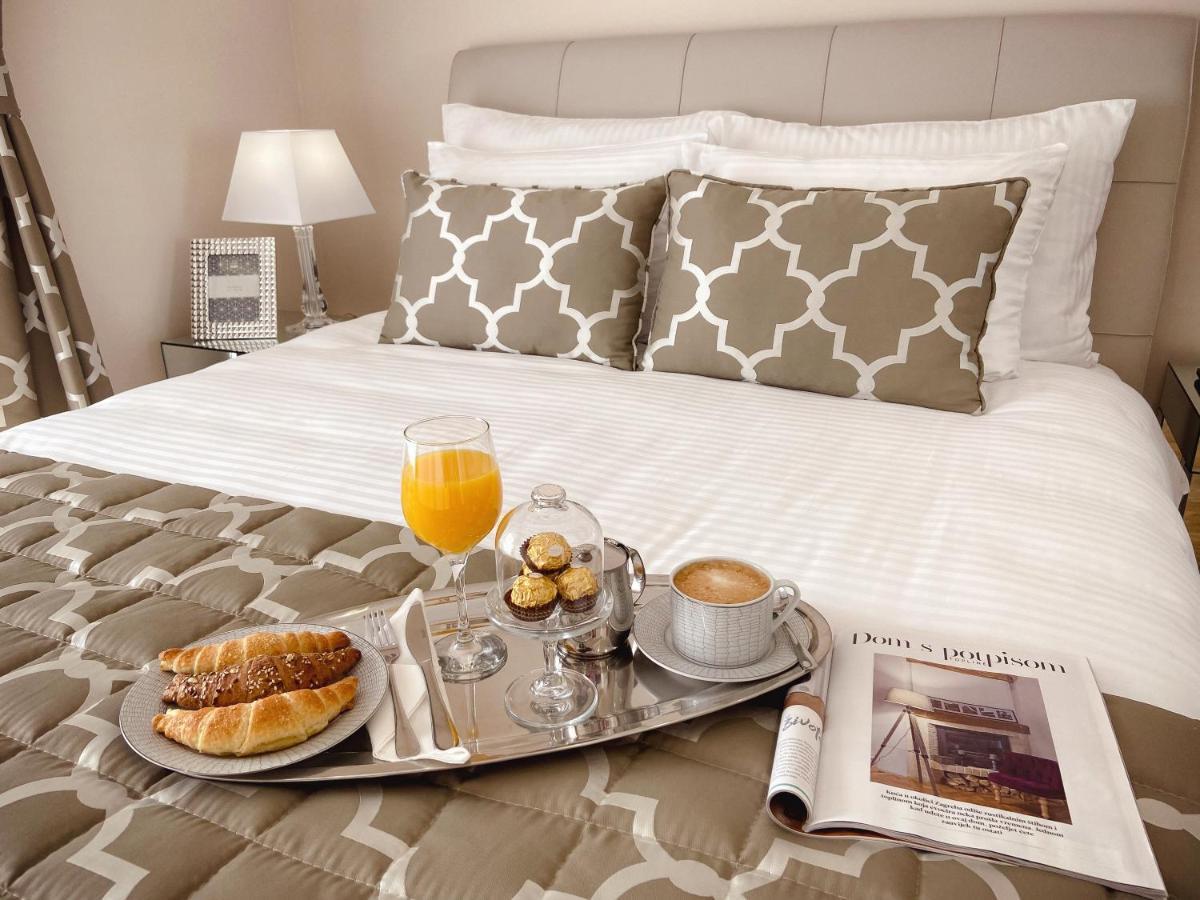 Tiffany Lux Apartment เทรบินเย ภายนอก รูปภาพ